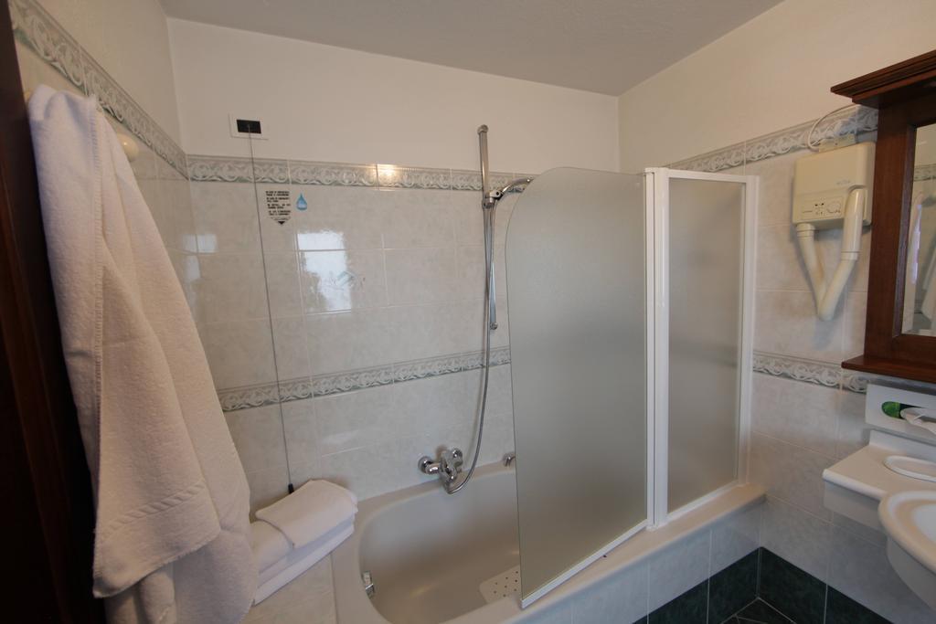 Hotel Petit Prince Antagnod Pokoj fotografie